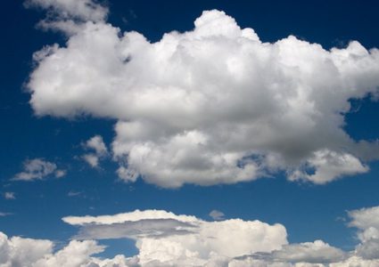 أجواء غائمة جزئيًا نهارًا وباردة ليلًا