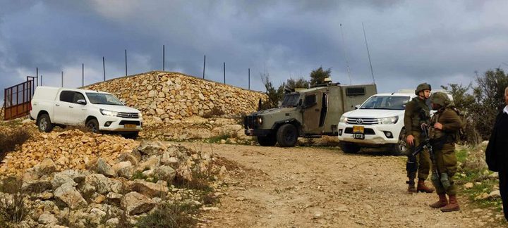 الاحتلال يستولي على غرفتين زراعيتين وآثار ويجرف أراضي في عطارة شمال رام الله