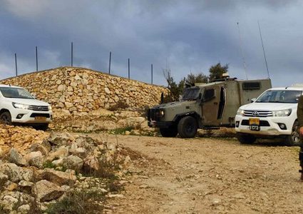 الاحتلال يستولي على غرفتين زراعيتين وآثار ويجرف أراضي في عطارة شمال رام الله