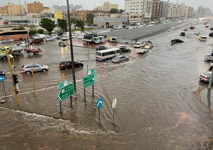 السعودية: وفاة شخصين بسبب الأمطار الغزيرة