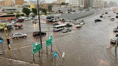 السعودية: وفاة شخصين بسبب الأمطار الغزيرة