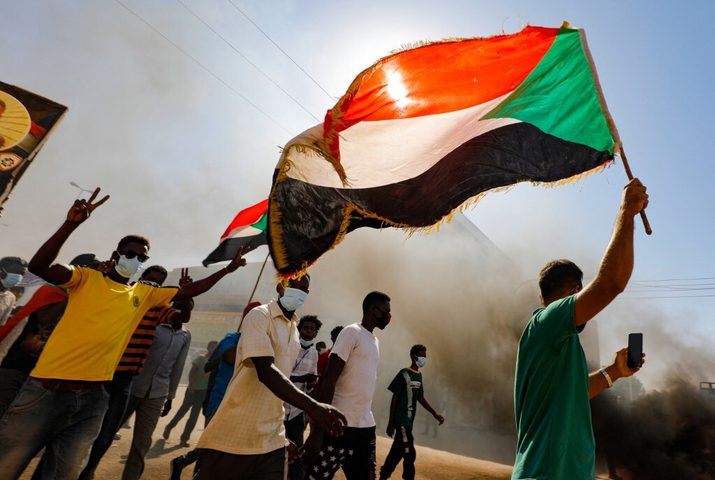 المكون العسكري بالسودان : نستبعد اتفاقاً سياسياً قريباً