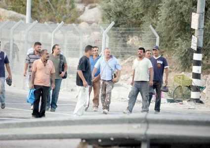 اجتماع يناقش تعزيز التعاون بين نقابات العمال والمنظمات الشعبية