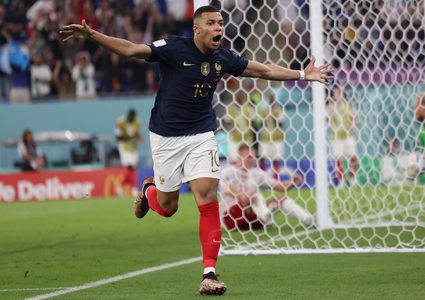 فرنسا أول المتأهلين للدور الثاني بكأس العالم بعد فوزها على الدنمارك