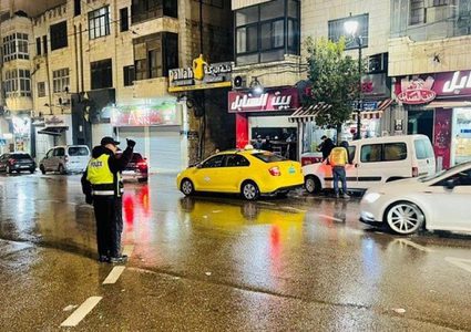 رام لله : انهيار مقطع من شارع ابو ريا بسبب الامطار