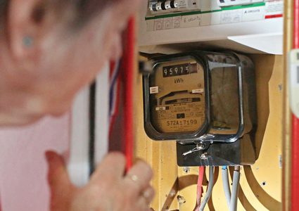 "الغارديان": سكان المملكة المتحدة يخفضون استهلاك الطاقة 10 بالمئة بشهر واحد