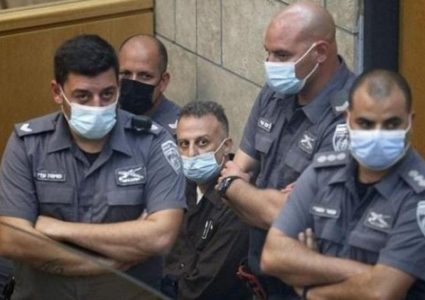 الاحتلال يحتجز الأسير يعقوب قادري بأوضاع اعتقالية مريرة داخل عزل "أيالون"