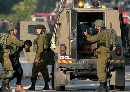 اصابة عاملا فلسطينيا برصاص قوات الاحتلال غرب جنين