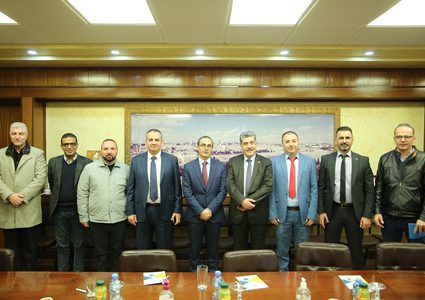 وفد من وزارة الداخلية يزور جامعة النجاح في إطار فتح تعاون مشترك بين الطرفين