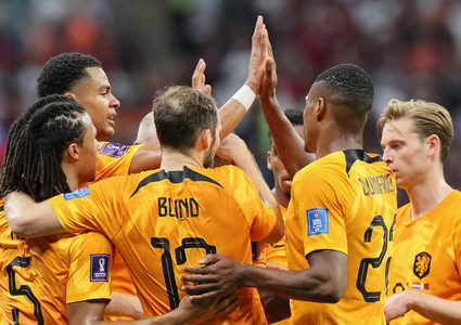 هولندا والسنغال يلحقان بركب المتأهلين للدور الثاني