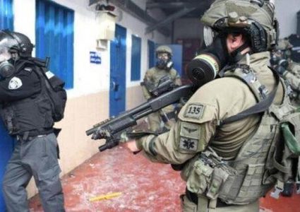 وحدات القمع تنقل عم الشهيدين الريماوي إلى الزنازين