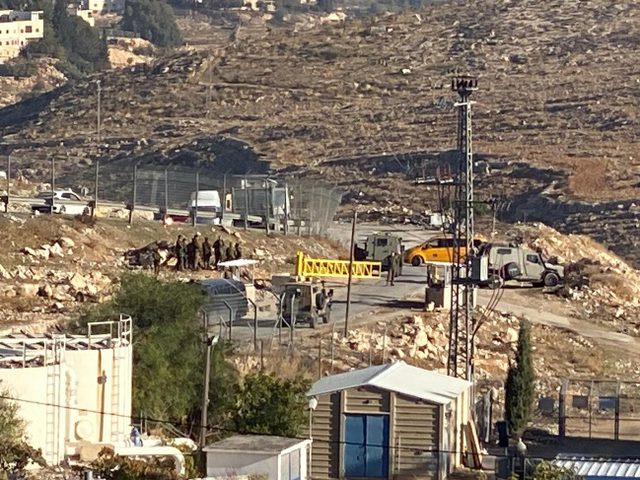 بيت لحم : قوات الاحتلال تقتحم وتحاصر مدرسة ذكور تقوع الثانوية