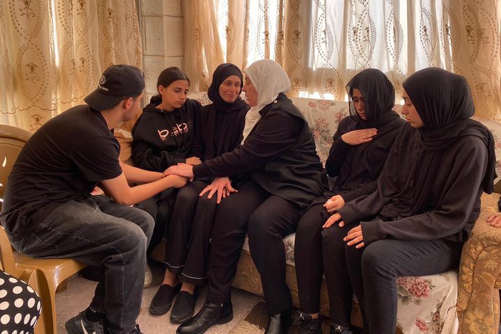 غنام تقدم العزاء لزوجة وأبناء الشهيد راني أبو علي