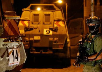 قوات الاحتلال تعتقل أربعة مواطنين من مخيم طولكرم