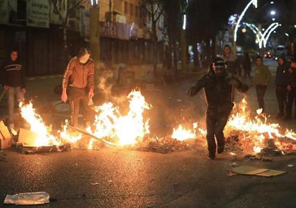 إصابات بالاختناق خلال مواجهات مع قوات الاحتلال في مخيم العروب