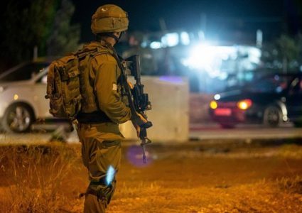 قوات الاحتلال تعتقل ثلاثة فتية شمال بيت لحم