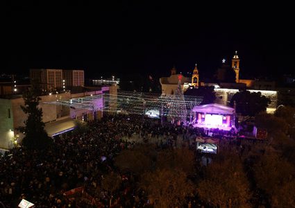 الاحتفال بإضاءة شجرة الميلاد في بيت لحم