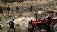 قوات الاحتلال تستولي على جرار زراعي وعربة في الأغوار
