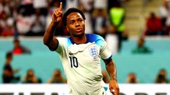 اللاعب رحيم سترلينج طار إلى لندن بعد سرقة منزله