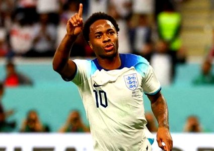 اللاعب رحيم سترلينج طار إلى لندن بعد سرقة منزله