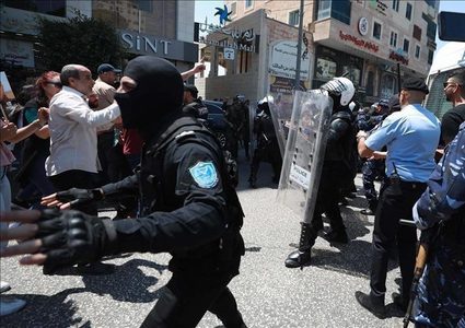 القبض على المطلوب الأخطر بجرائم السرقة في يطا جنوب الخليل