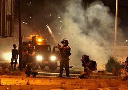 قوات الاحتلال تعتقل شابين من بلدة الطور شرق القدس