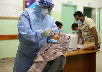 "الصحة" تنفي إعادة الفحص الإلزامي لفيروس كورونا للقادمين عبر معبر الكرامة