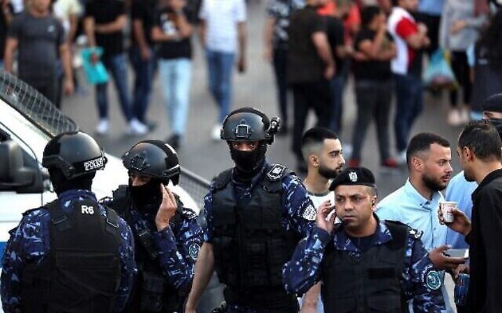 الشرطة تقبض على مشتبه بارتكاب 10 عمليات سطو وسرقات في أريحا