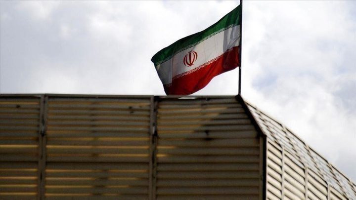 إيران تستدعي سفير لندن إثر عقوبات بريطانية