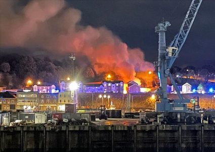 ارتفاع حصيلة قتلى إنفجار مبنى سكني في جزيرة بريطانية إلى ثلاثة