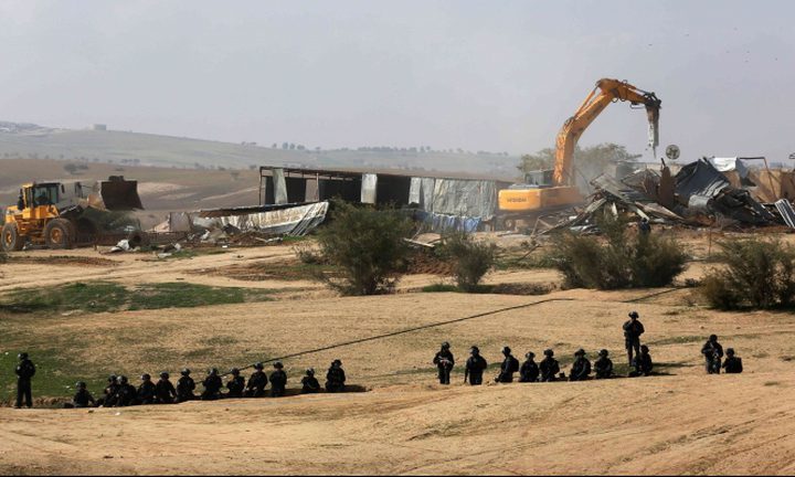 سلطات الاحتلال تخطر بوقف العمل في مزارع ومنشآت بالأغوار الشمالية