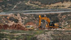 تجريف مساحات من أراضٍ جنوب نابلس لصالح التوسع الاستيطاني