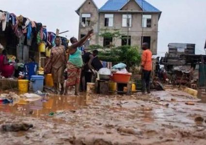 أكثر من 120 قتيلاً في فيضانات بعاصمة الكونغو الديموقراطية