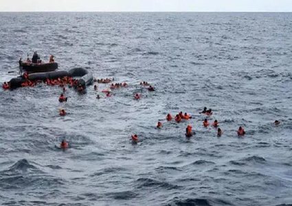 مصرع 4 مهاجرين على الأقل بعد غرق مركبهم في بحر المانش