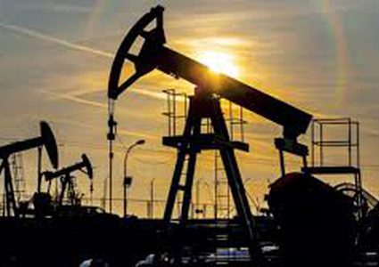 أسعار النفط تعود للتراجع.. وخام برنت عند 82 دولارا للبرميل