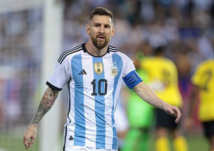 ميسي ينهي الجدل حول جاهزيته برسالة قاطعة