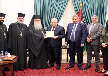 الرئيس يتسلم دعوة لحضور احتفالات أعياد الميلاد وفق التقويم الشرقي