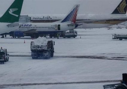عاصفة ثلجية تتسبب بتأجيل أكثر من 50 رحلة طيران في موسكو