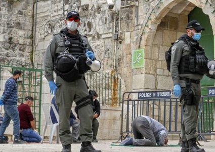 شرطة الاحتلال تعتقل سيدة في الأقصى وتفرض القيود على دخول المسلمين