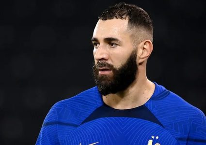 بنزيما يعلن اعتزاله اللعب دولياً