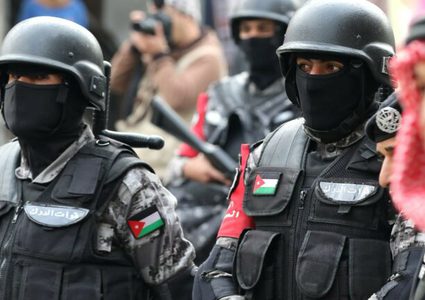مقتل 3 من مرتبات الأمن في الأردن وإصابة 5 آخرين
