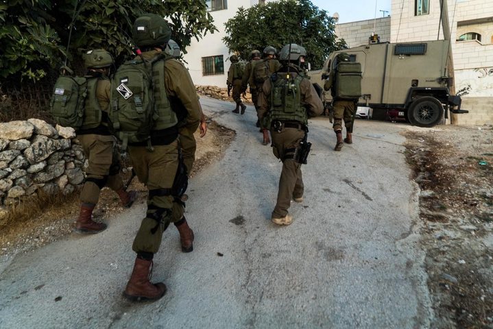 الاحتلال يشن حملة اعتقالات في الضفة والقدس