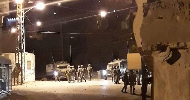الخليل:إصابات بالرصاص خلال قمع الاحتلال مسيرة منددة باغتيال أبو حميد