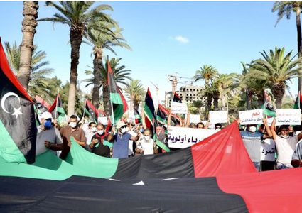 ليبيا:محتجون يطالبون بتجميد مجلسي النواب والأعلى للدولة