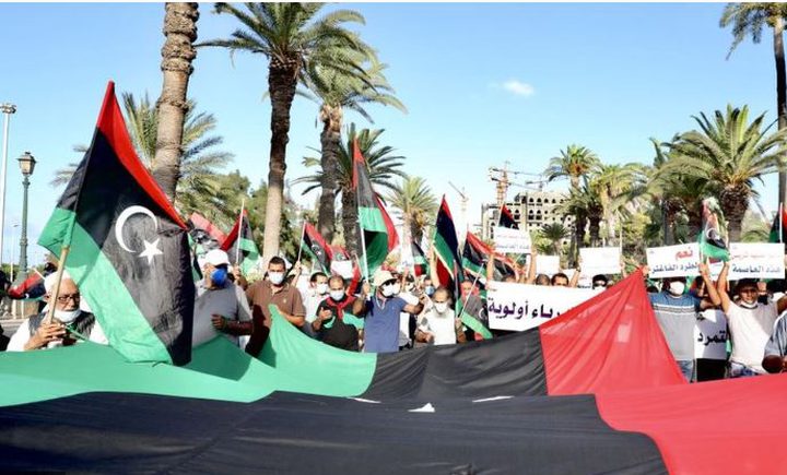ليبيا:محتجون يطالبون بتجميد مجلسي النواب والأعلى للدولة
