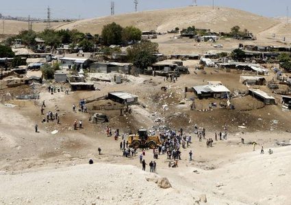 مخطط إسرائيلي لنقل الخان الأحمر في منطقة تعبد 300 م عن الموقع الحالي