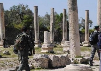 مستوطنون يقتحمون الموقع الأثري في سبسطية