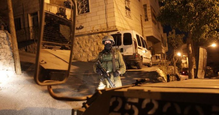 قوات الاحتلال تنصب عدة حواجز و تستولي على مركبة غرب جنين