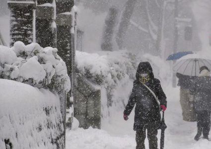 32 قتيل جراء الطقس السيء في اليابان وأميركا وكندا