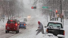 22 قتيل جراء العاصفة الثلجية مع انقطاع الكهرباء في الولايات المتحدة الأمريكية